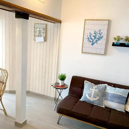 Nyaraló House With 2 Bedrooms In Punta Mujeres With Wifi Haría